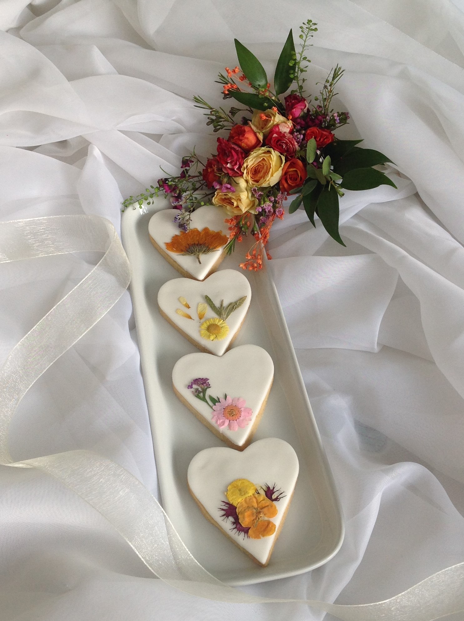 Wedding Favour Cookies edible flowers